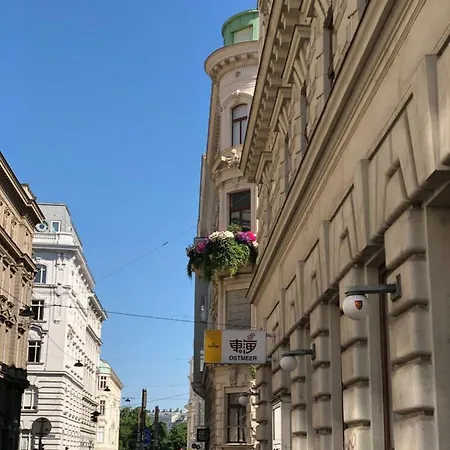 Moderne Trifft Tradition Im Herzen Wiens Exterior photo
